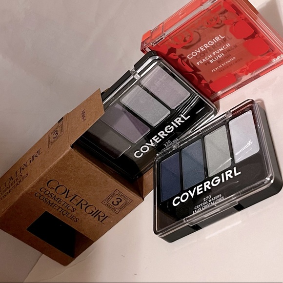 CoverGirl EyeEnhancers 4 Kit Shadows Crystal Waters (270)with peach punch blush - Picture 3 of 3